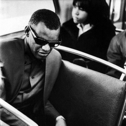 Ray Charles Ray Charles, I Wonder Who's Kissing Her Now, Easy Piano