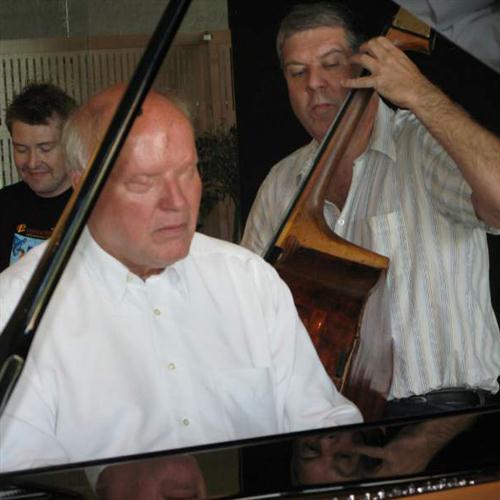 Willy Egmose Willy Egmose, Gud, Vor Faders Sol, Piano, Vocal & Guitar (Right-Hand Melody)
