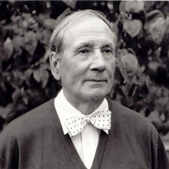 Geoffrey Bush Geoffrey Bush, Comodo - 1st movement of Sonatina for Piano, Piano Solo