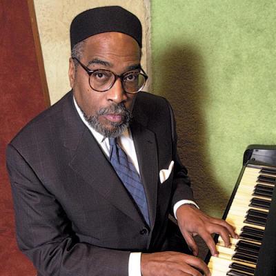 Kenny Gamble Download Printable PDF Score Easily Download Kenny Gamble Printable PDF piano music notes, guitar tabs for Lead Sheet / Fake Book. Transpose or transcribe this score in no time - Learn how to play song progression.