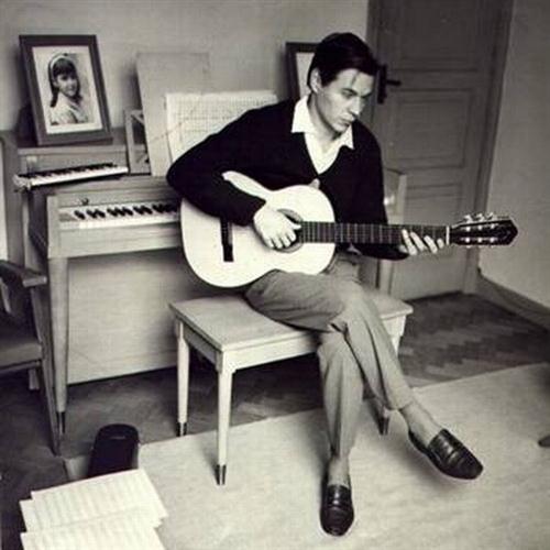Easily Download Antonio Carlos Jobim Printable PDF piano music notes, guitar tabs for Guitar Tab. Transpose or transcribe this score in no time - Learn how to play song progression.