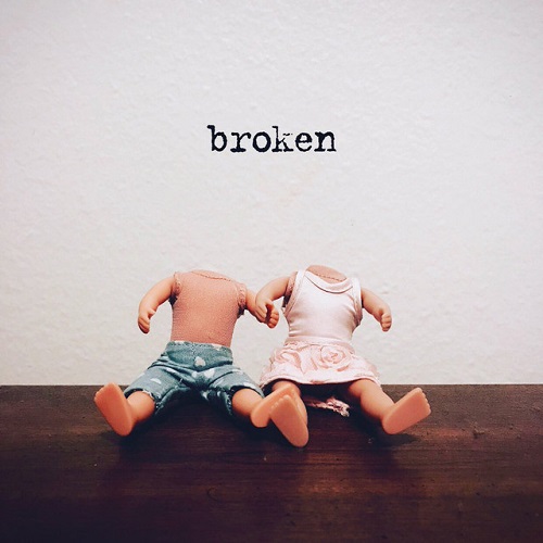 lovelytheband Download Printable PDF Score Easily Download lovelytheband Printable PDF piano music notes, guitar tabs for Ukulele. Transpose or transcribe this score in no time - Learn how to play song progression.